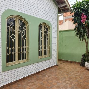 Ampla residência, térrea, localizada no Jardim Bandeirantes
